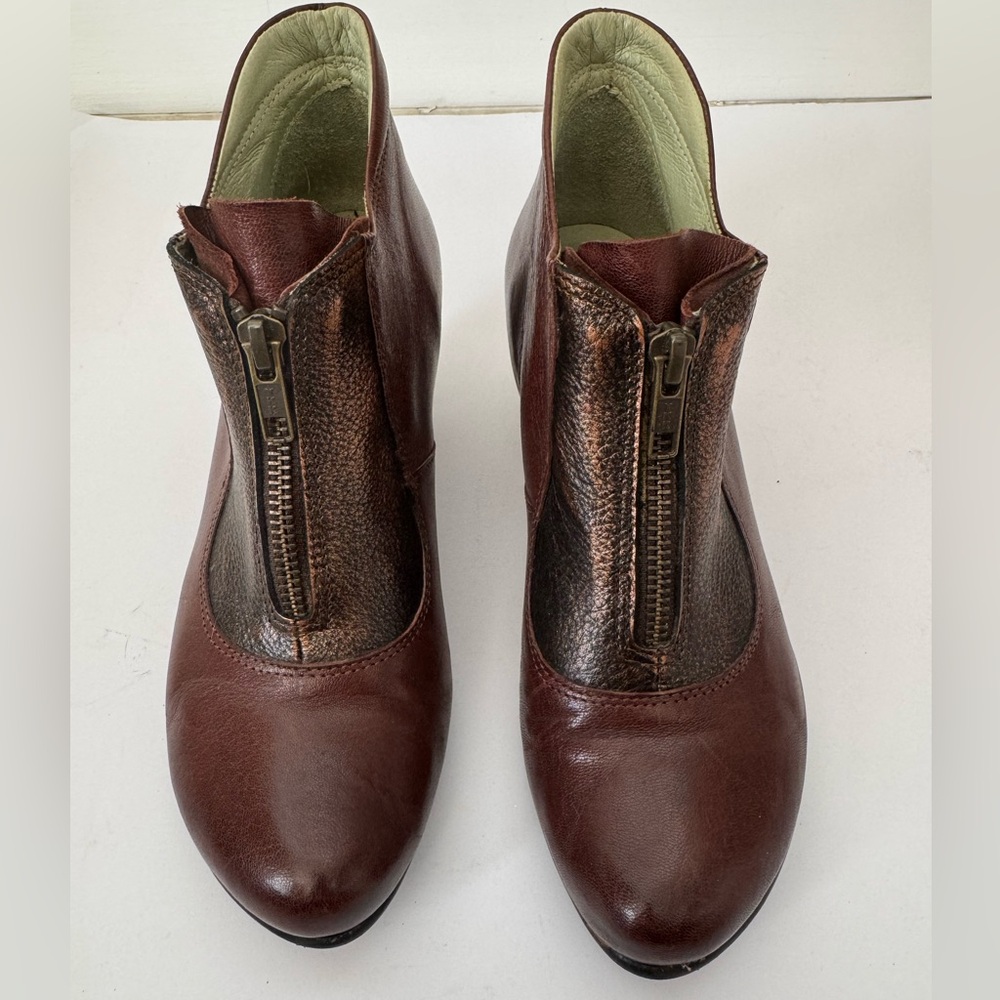 Ankle boot, soft, brown leather front zip up 2 inch heel size euro 36